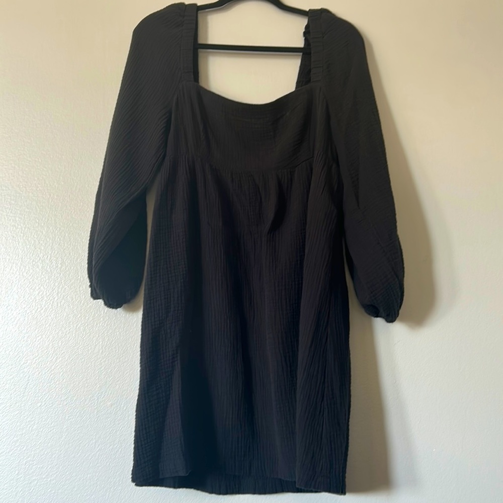 J crew dress. Square neck with long sleeves.